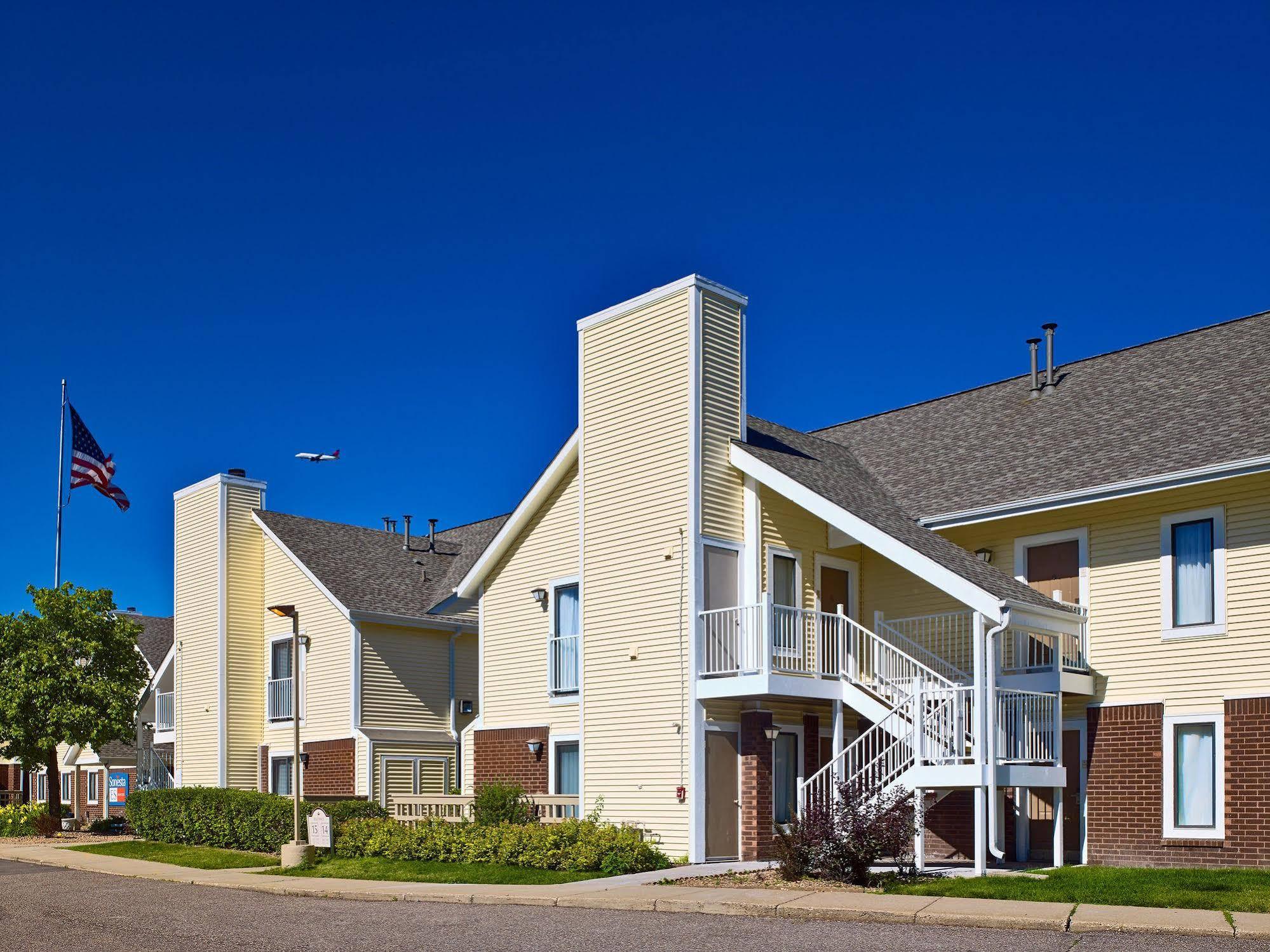 Sonesta Simply Suites Cleveland Airport Мидлберг-Хайтс Экстерьер фото