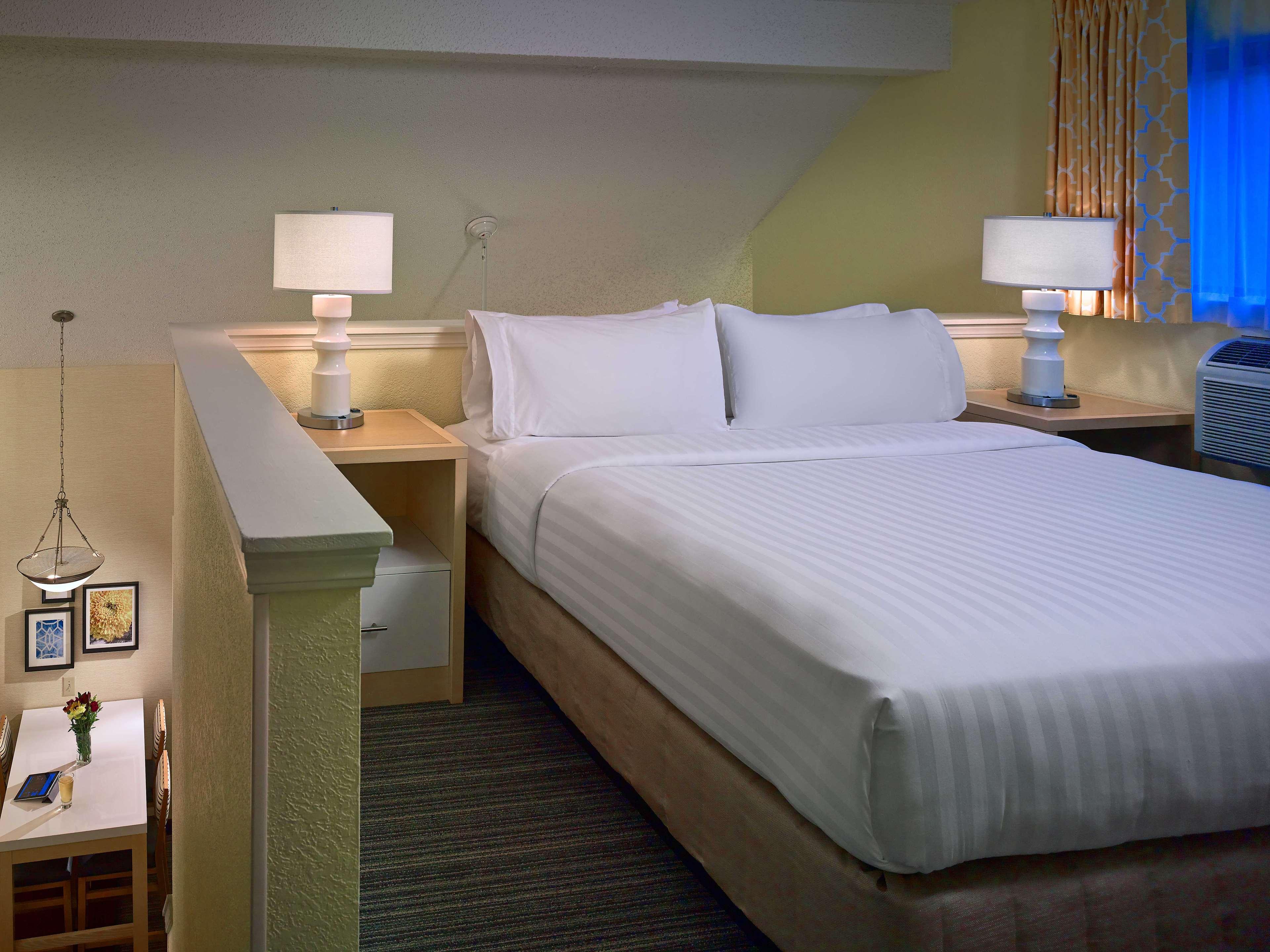 Sonesta Simply Suites Cleveland Airport Мидлберг-Хайтс Экстерьер фото