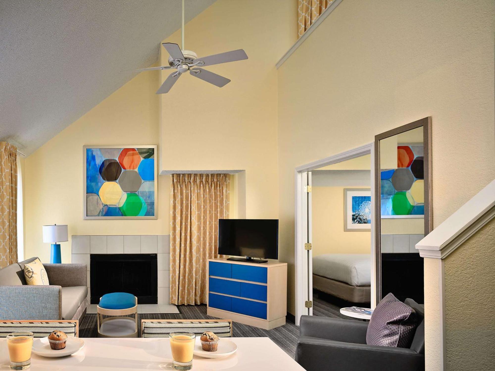 Sonesta Simply Suites Cleveland Airport Мидлберг-Хайтс Экстерьер фото