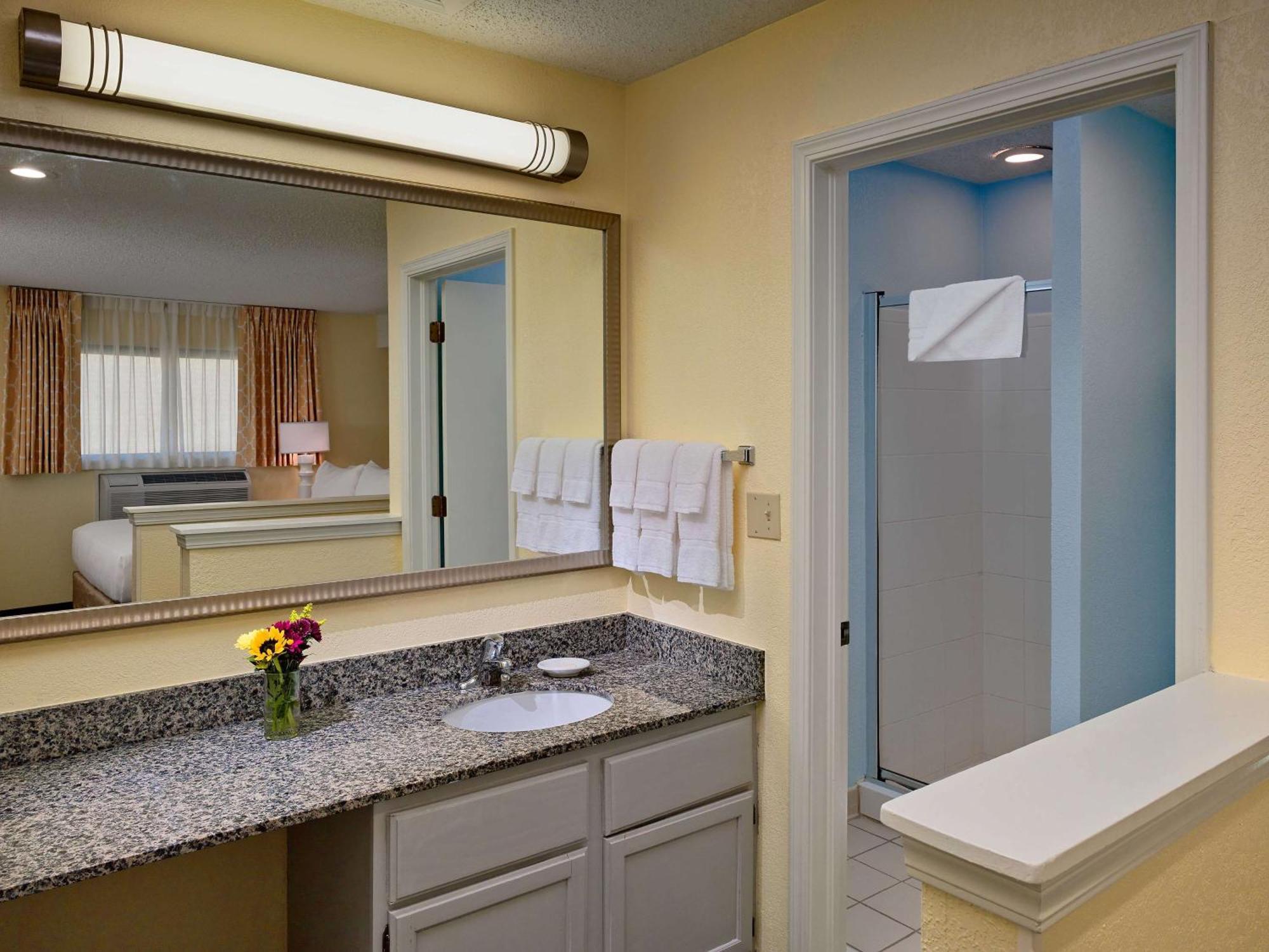 Sonesta Simply Suites Cleveland Airport Мидлберг-Хайтс Экстерьер фото
