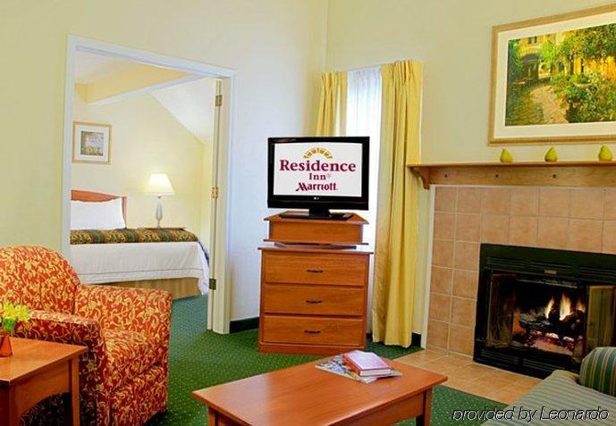 Sonesta Simply Suites Cleveland Airport Мидлберг-Хайтс Экстерьер фото